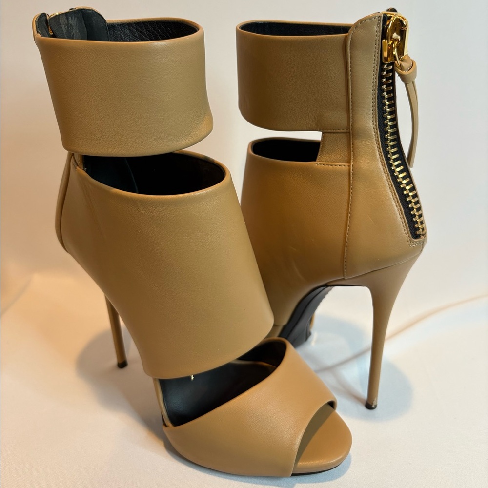 Giuseppe Zanotti High Heel Sandal - Picture 2 of 10